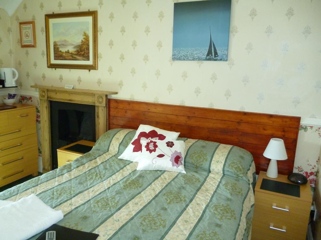 Weybourne Guest House Tenby Bagian luar foto