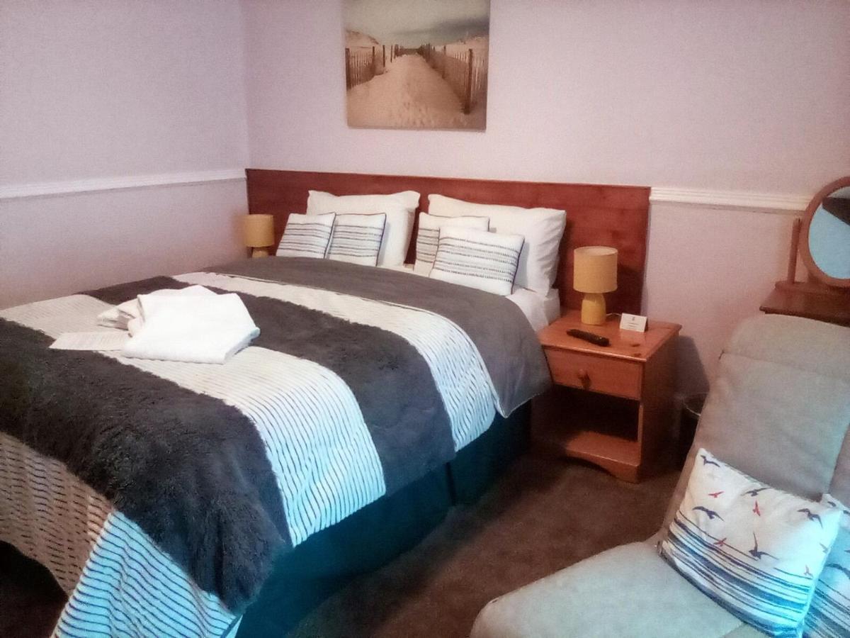 Weybourne Guest House Tenby Bagian luar foto